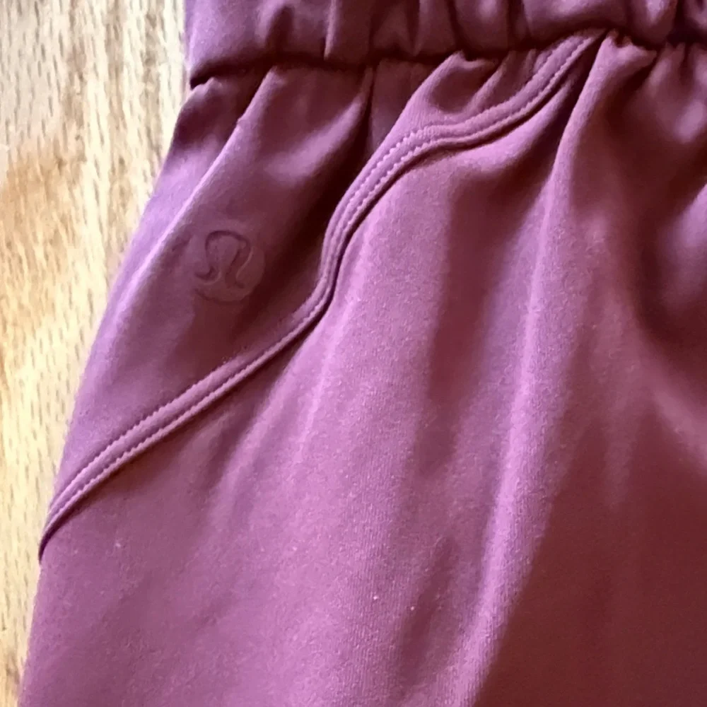 Lululemon Stretch High Rise 7/8 Length Pant 25